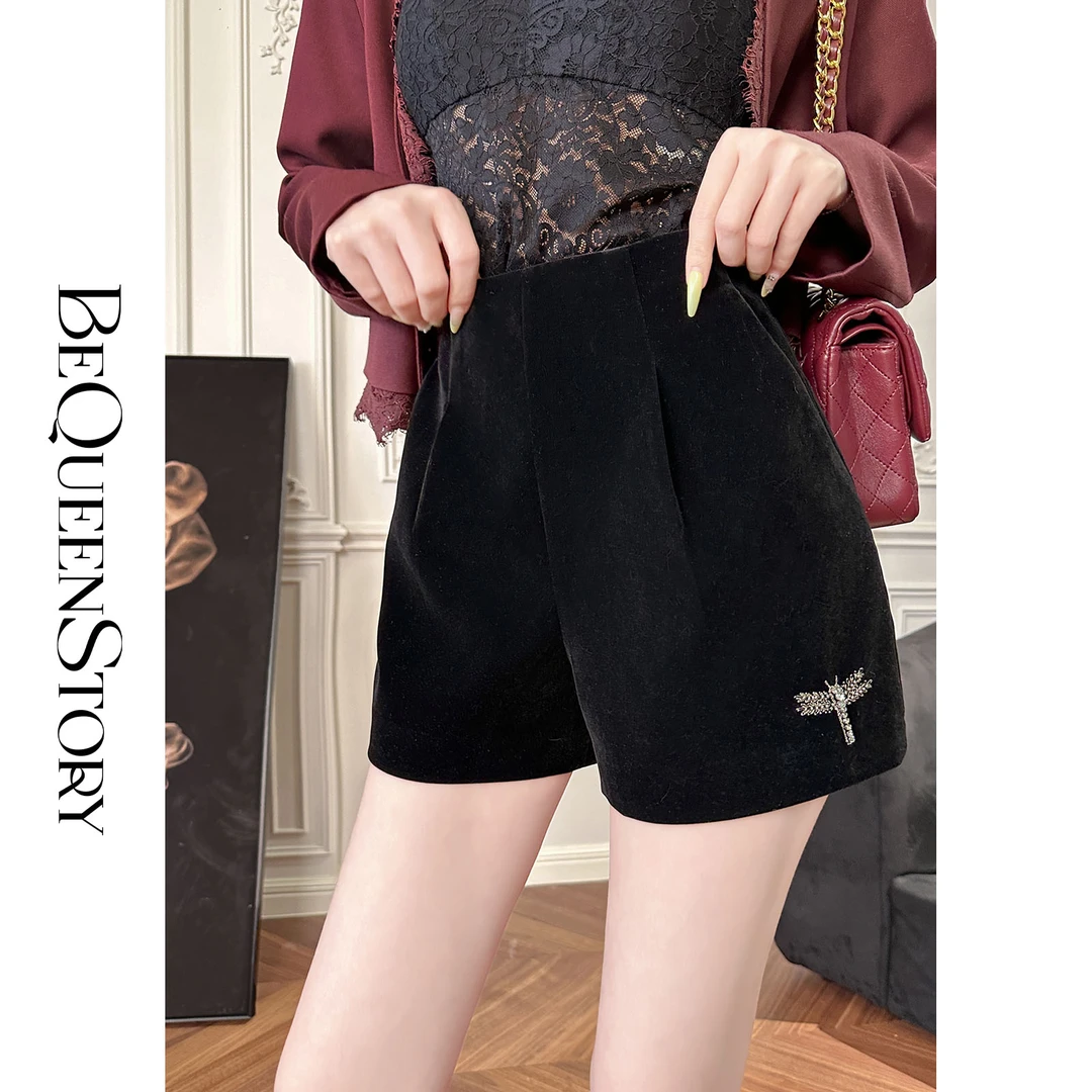 余潇潇【蜻蜓夜幕】简约复古丝绒绣花钉珠加褶百搭微A短裤