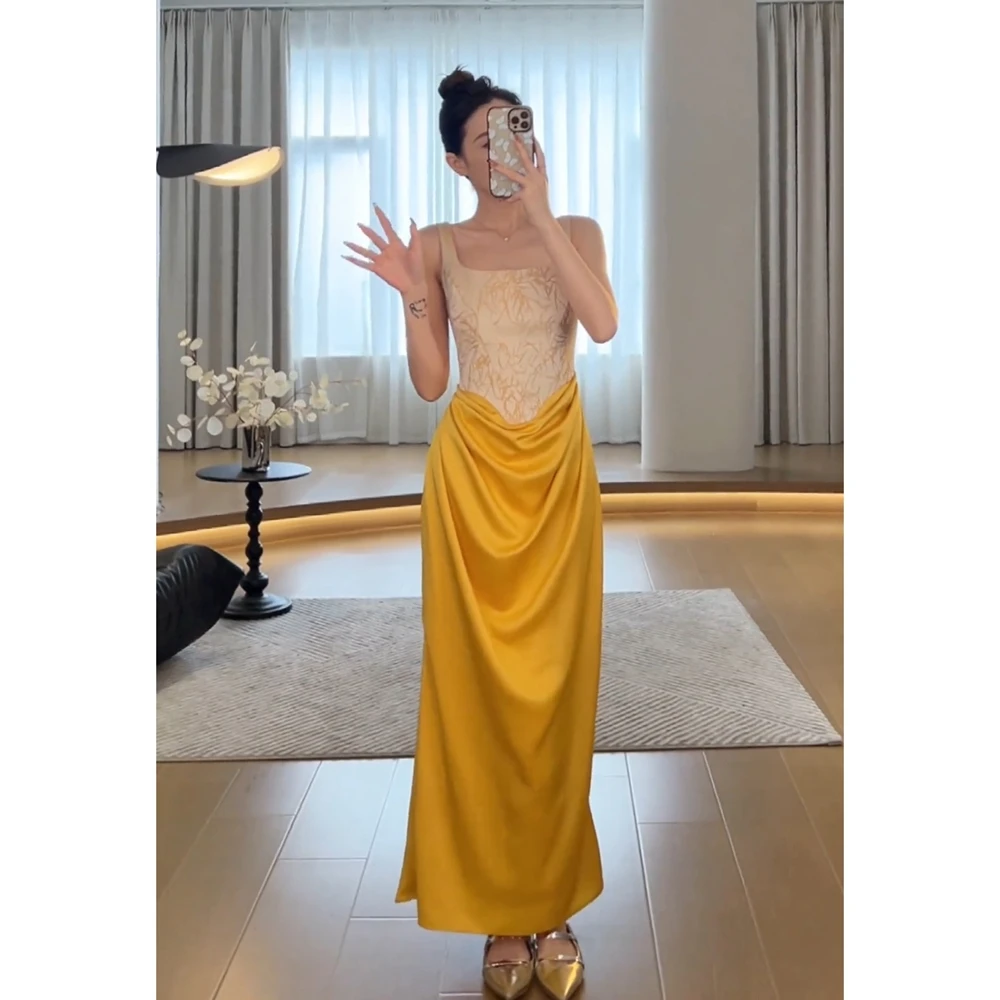 气质绝美黄色印花抽褶吊带连衣裙高端精致气质名媛轻熟风修身长裙
