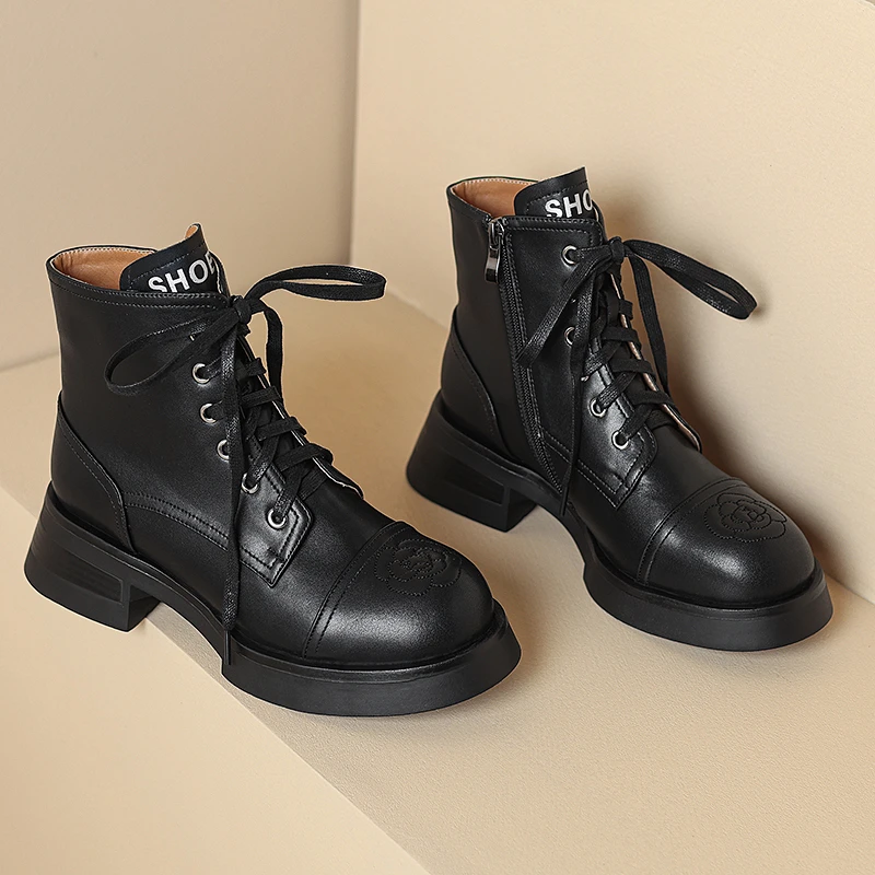 36-43/加宽时尚圆头百搭厚底系带马丁靴女秋冬大码粗跟短靴真皮