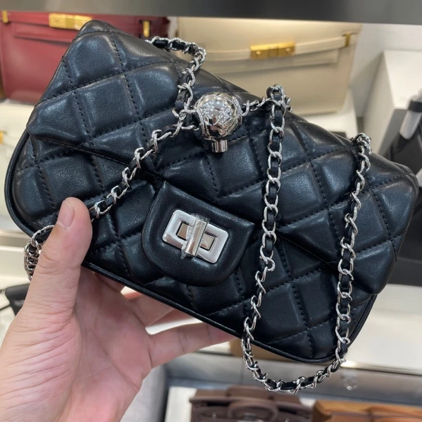 高级感头层牛皮小香风2024新款时尚百搭单肩斜挎菱格链条小方包女