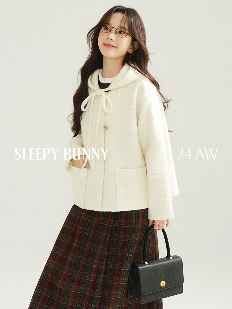 瞌睡兔 绵羊毛连帽女秋冬气质甜美小个子宽松短外套 245240