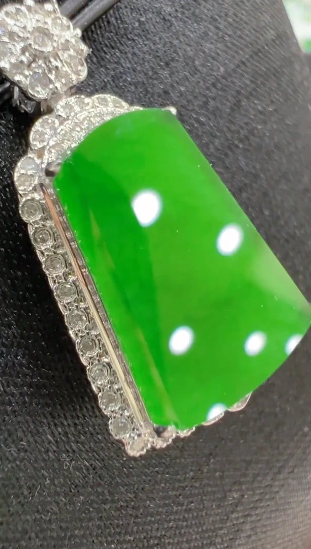 【闪购商品】翡翠吊坠(不含链)18K金镶嵌多样性团购发一件