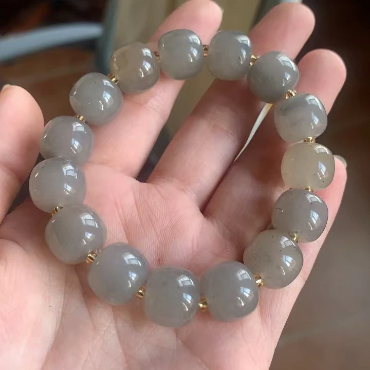 精美时尚女士手镯