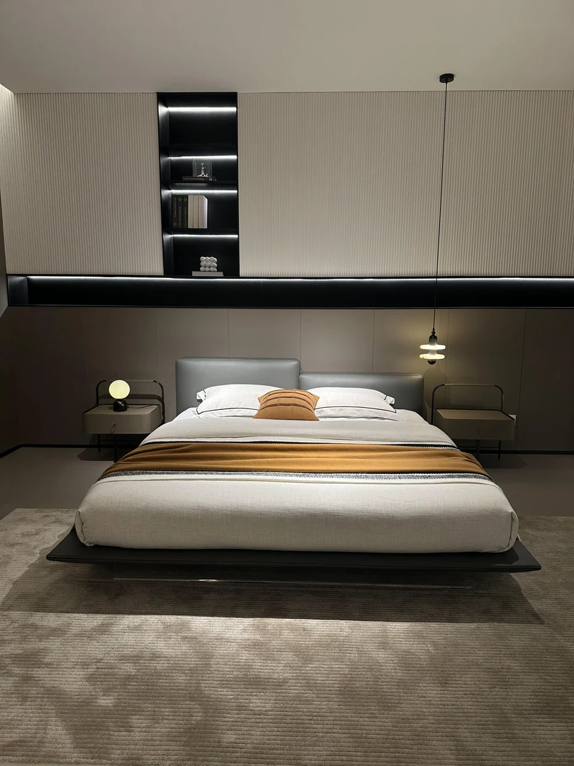 牛魔王 豆腐块真皮床现代简约夫妻主卧床意式极简高低床头悬浮床