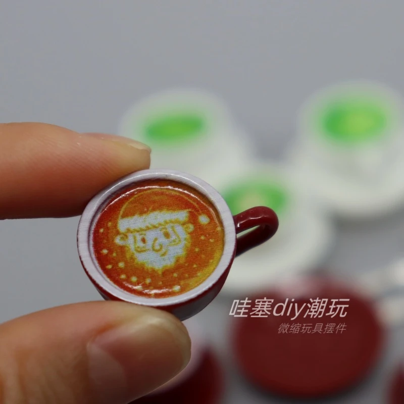 迷你圣诞咖啡杯微缩仿真小孩娃娃屋抹茶圣诞老人麋鹿拉花咖啡模型