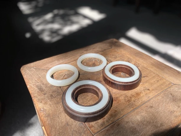 和田籽玉手镯各种款式