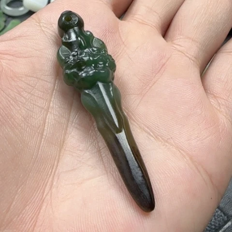 和田玉(碧玉)颈饰未镶嵌