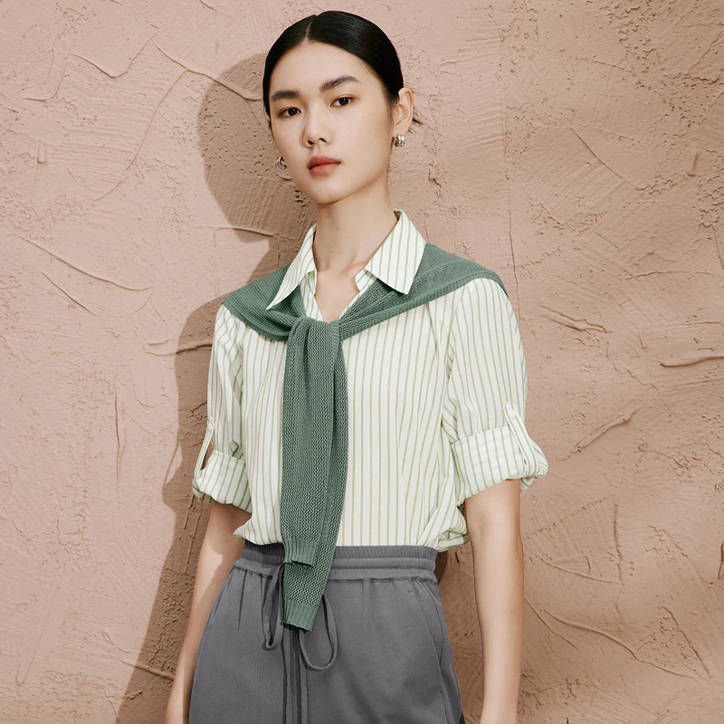 【商场同款】伊芙丽衬衫2024新款设计感假两件条纹小上衣1E4121461