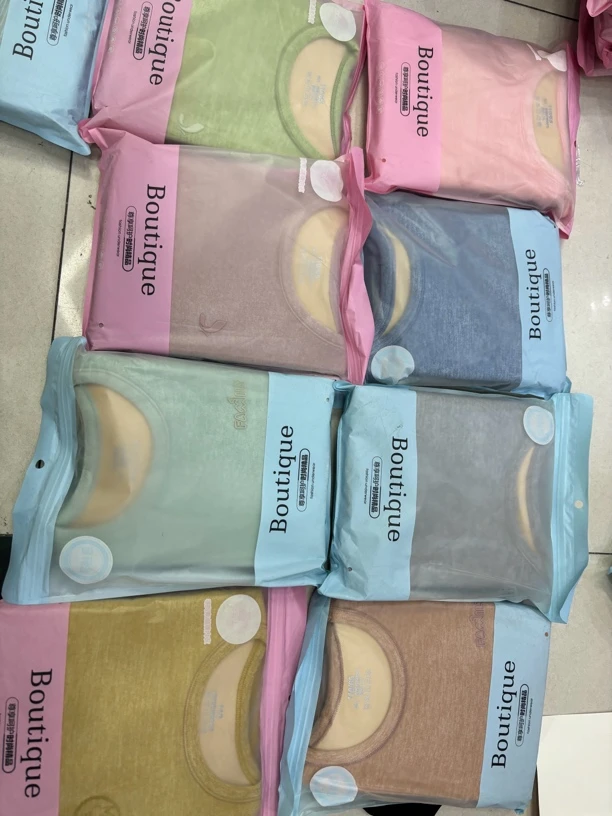 冬季男女童保暖套装随机不挑花型介意勿拍(两套)