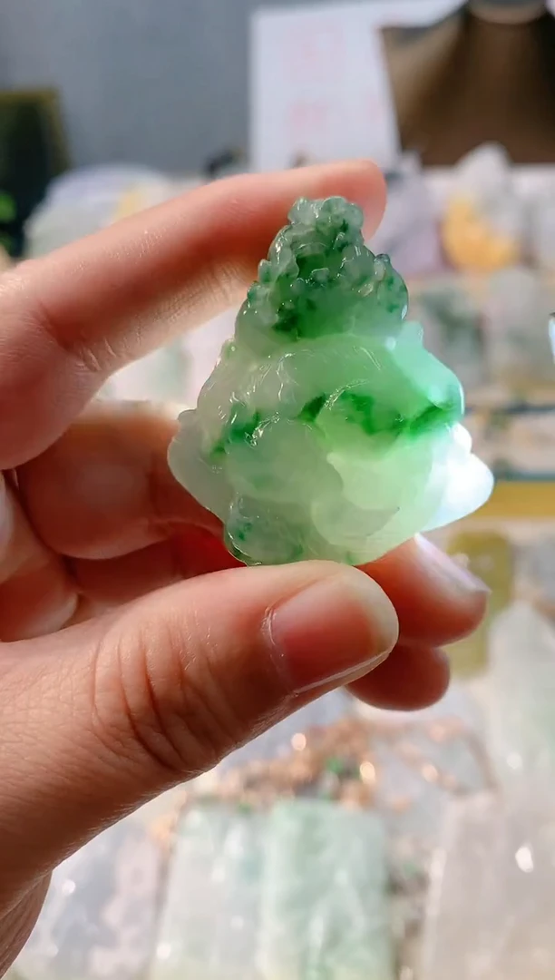 【闪购商品】翡翠颈饰未镶嵌九尾狐