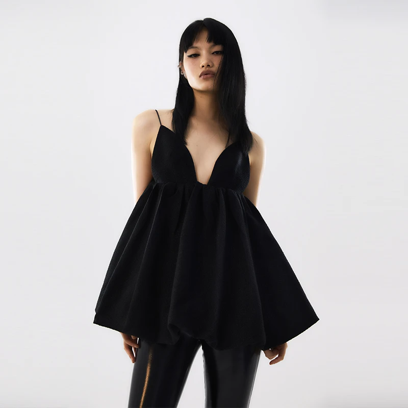 SHOWROOMPLUS2023秋季吊带蓬蓬连衣裙高级感深V领高腰又a又飒短裙