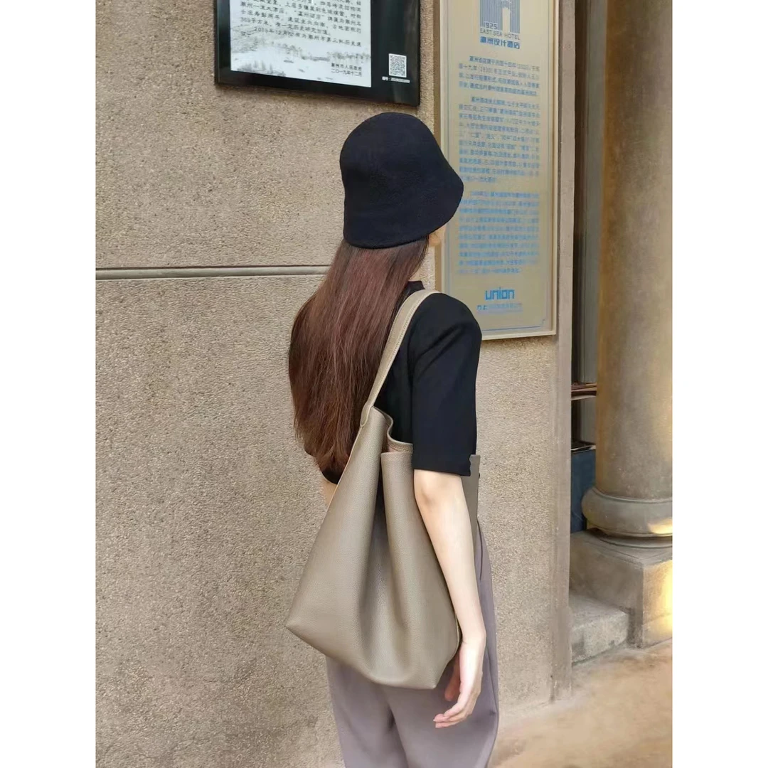 2025新款慵懒大容量托特包女时尚简约单肩包上班通勤高级感水桶包