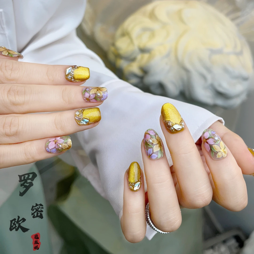 设计款@【罗密欧】寇丝妮 纯手工穿戴式美甲手绘花朵黄色猫眼轻奢感