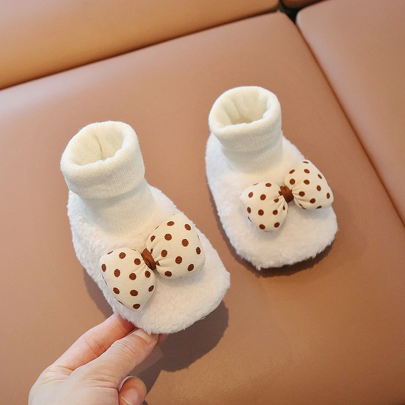冬季女宝宝学步鞋0-3-6-8个月婴儿鞋子秋冬公主保暖鞋婴幼儿棉鞋9