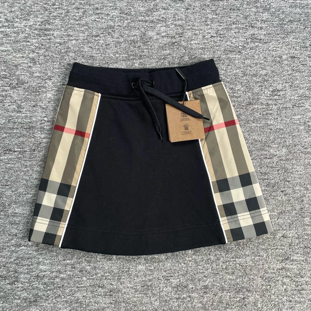 CQ Burberry格纹短裙/4码/全新带吊/55675