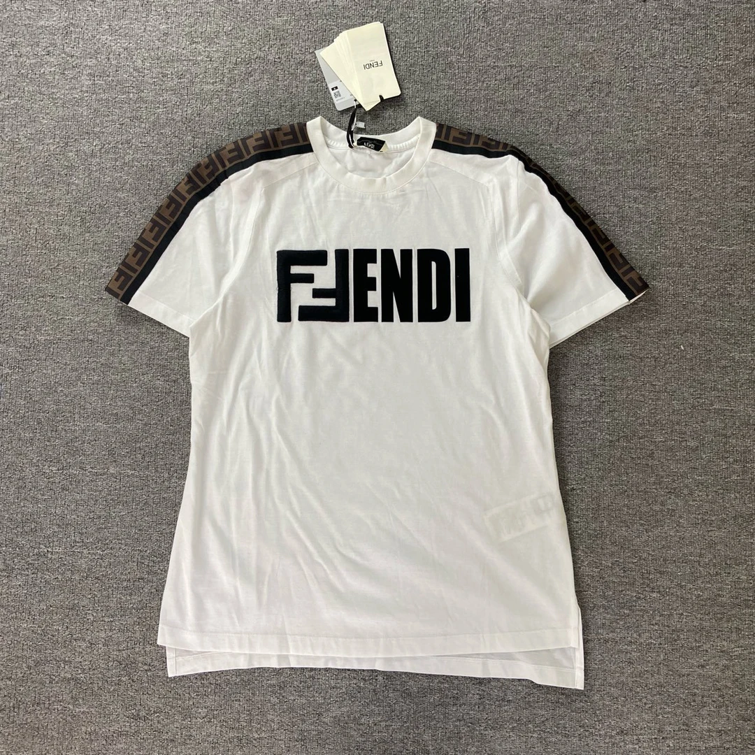 CD FENDI纯色Logo印花圆领套头短袖/S码/全新带吊牌/15457