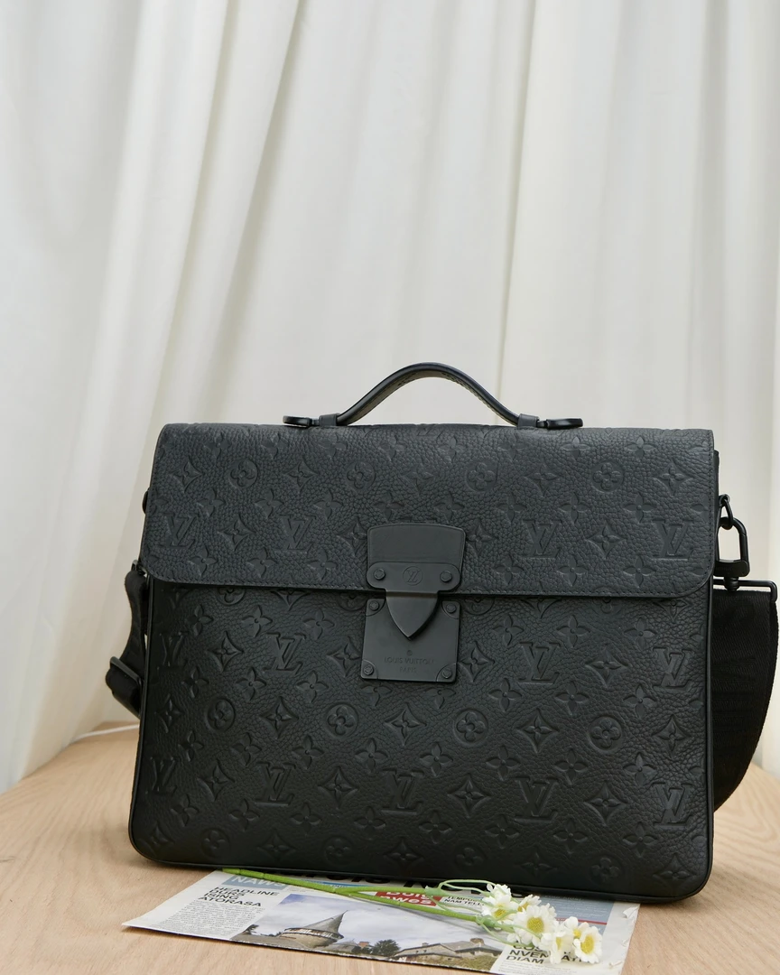 99新 LV 嘉壹/(6236) S Lock Briefcase黑色锁扣压纹牛皮公文包