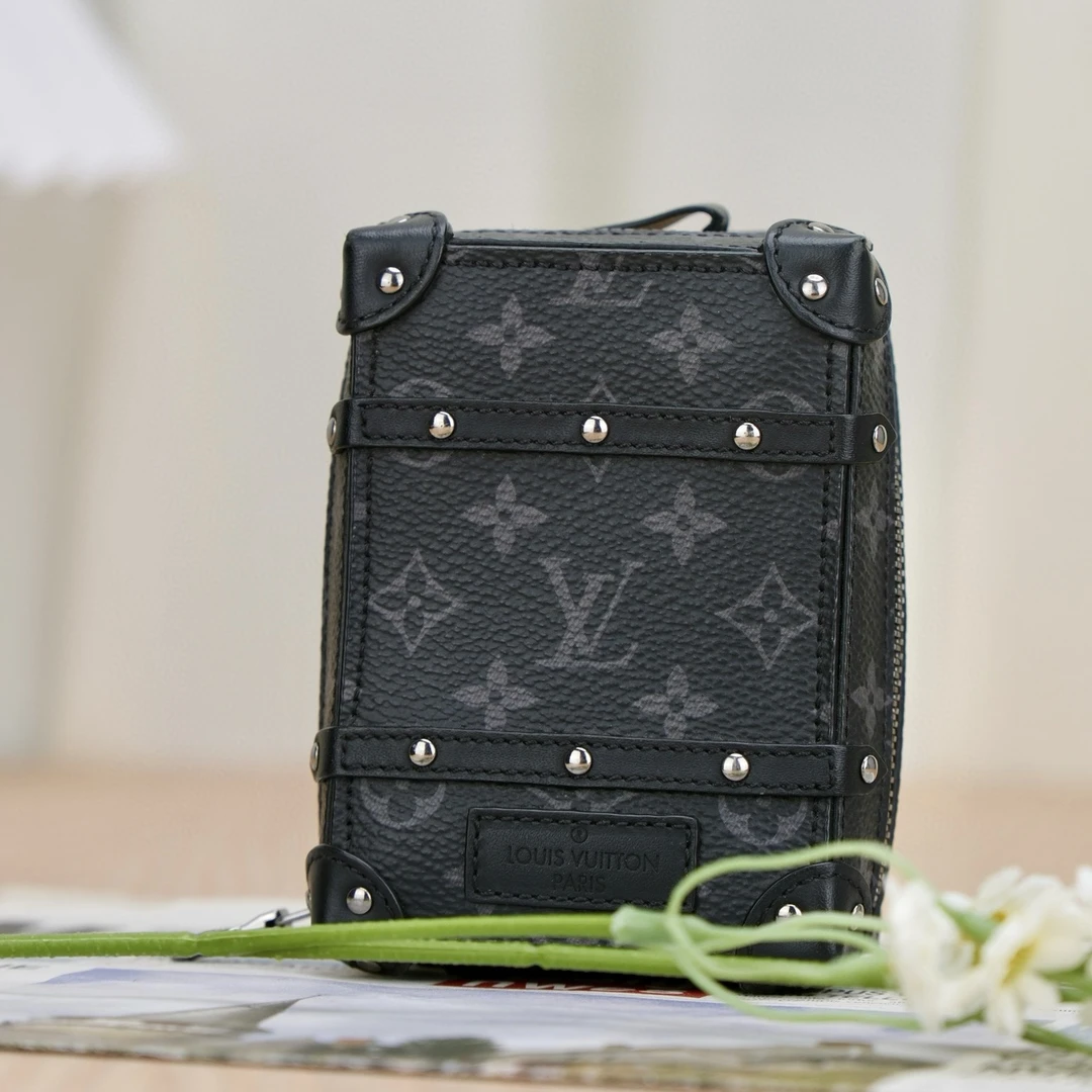 嘉壹/99新(6101) LV soft trunk黑老花双肩造型钥匙扣挂件