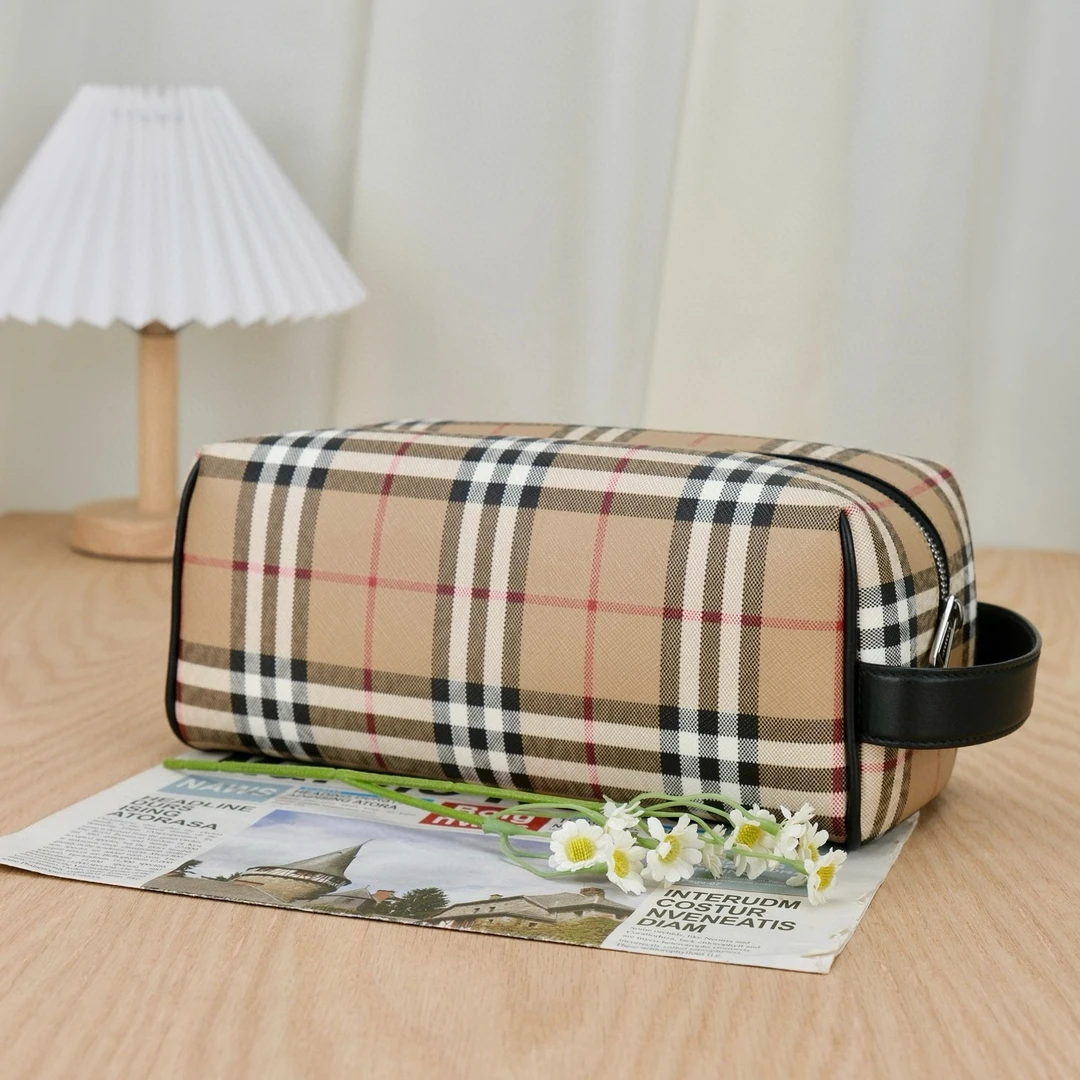 99新 BURBERRY/博柏利 嘉壹/准新(6068) Burberry棋盘格洗漱包