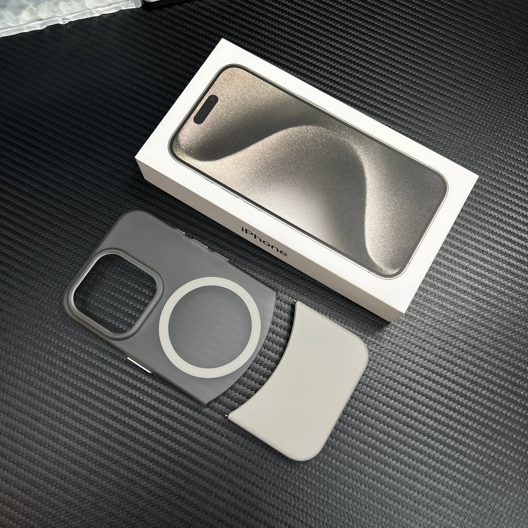 创意拼接磁吸适用苹果15promax手机壳iPhone16/13/12磨砂不沾指纹