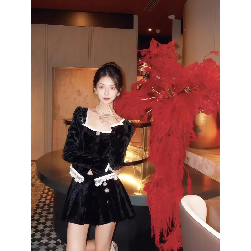 OCMY【品牌直营】新款秋冬宫廷风丝绒压花方领修身套装Y24Q36113