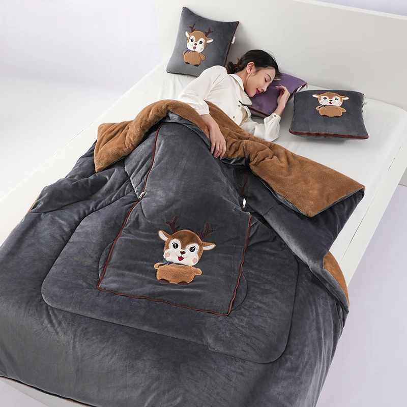 水晶绒抱枕被子两用多功能车载卡通加厚北极绒办公室午睡枕头汽车