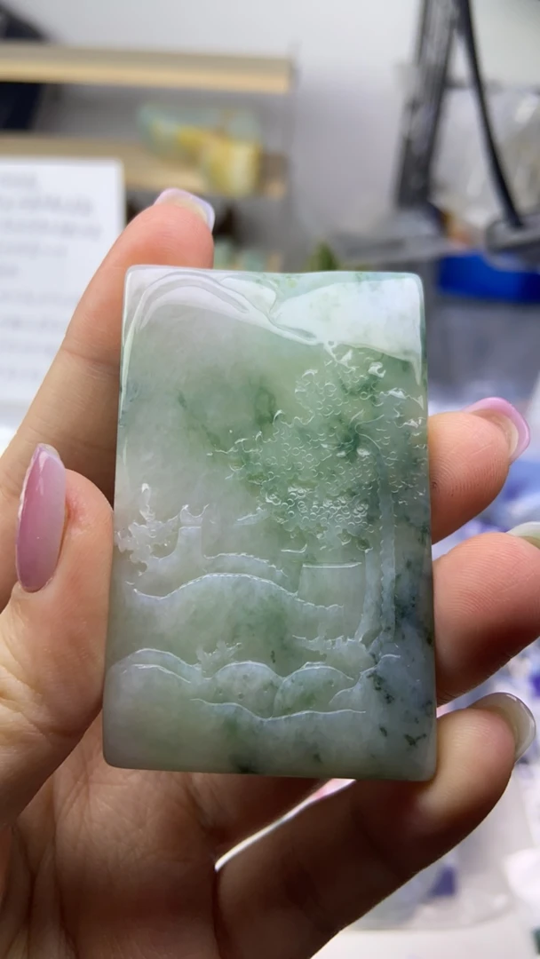 天然翡翠山水吊坠