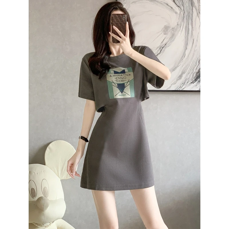 假两件欧货休闲连衣裙夏季微胖女人高档次2023新款显瘦露腰t恤裙