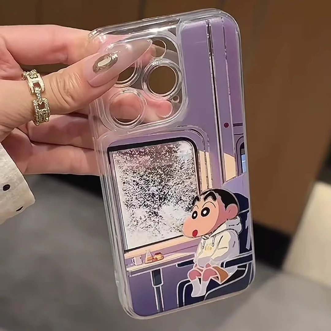 适用iPhone15/苹果16旅游蜡笔小新流沙手机壳小众14卡通13/12新款