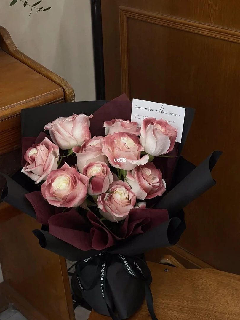 凡尔塞复古红喷色玫瑰花束送女友214情人节鲜花送货上门