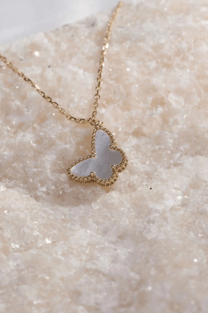 18K金镶嵌白贝蝴蝶项链