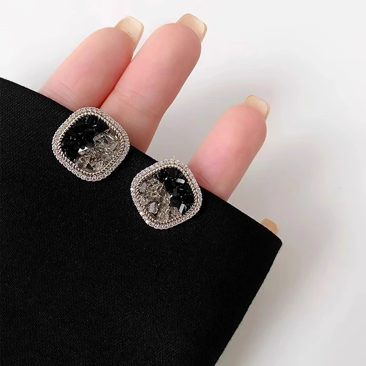 黑白渐变春夏锆石耳钉女轻奢高级感耳环设计感