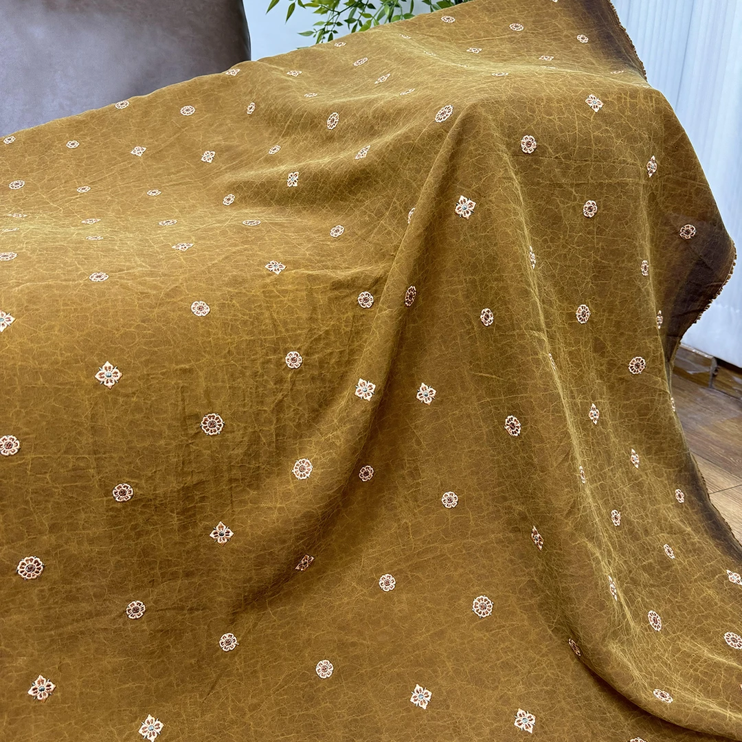 〖杏黄电力纺龟纹刺绣宝相花〗香云纱110门幅27姆米左右 桑蚕丝面料