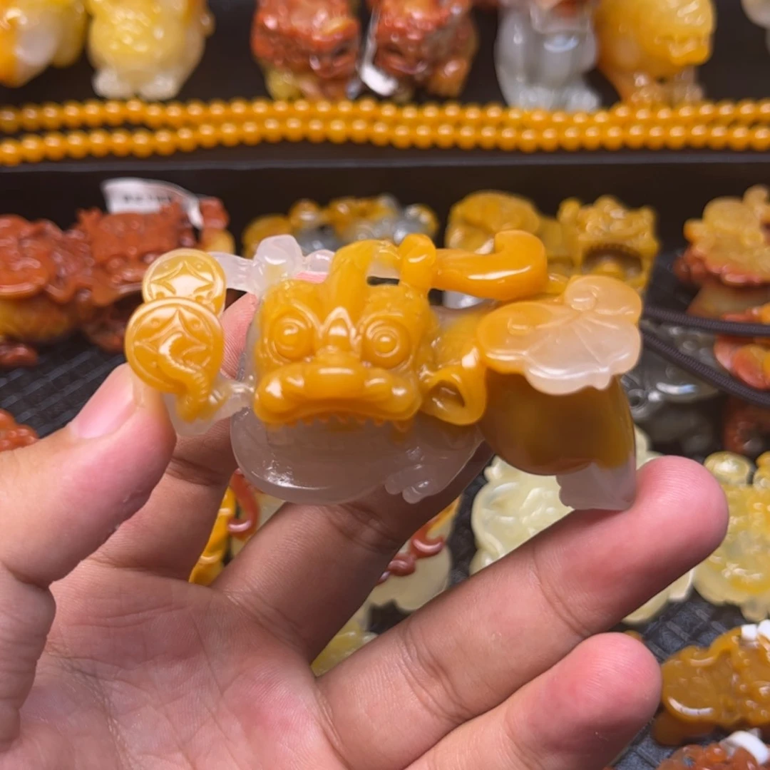 【闪购商品】石英质玉（黄龙玉）颈饰合金