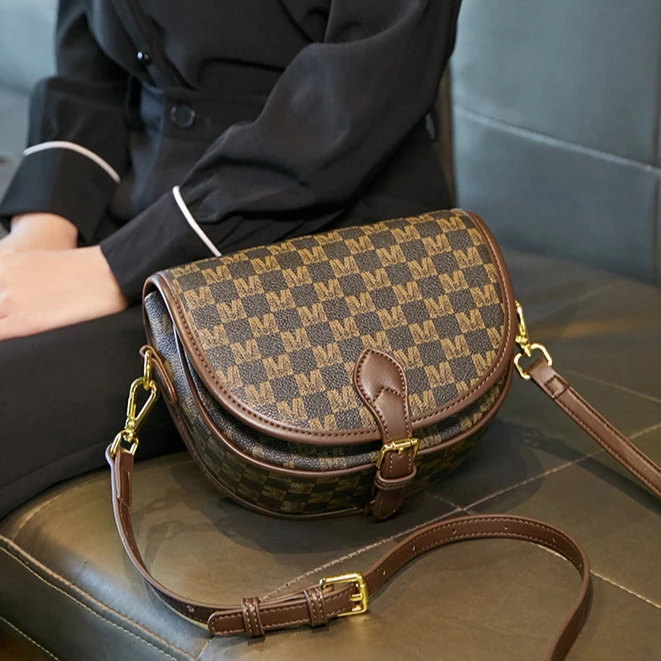 GIEVSZHE纪诗哲斜挎包包女款爆款2025新款轻奢女包生日礼物送女友