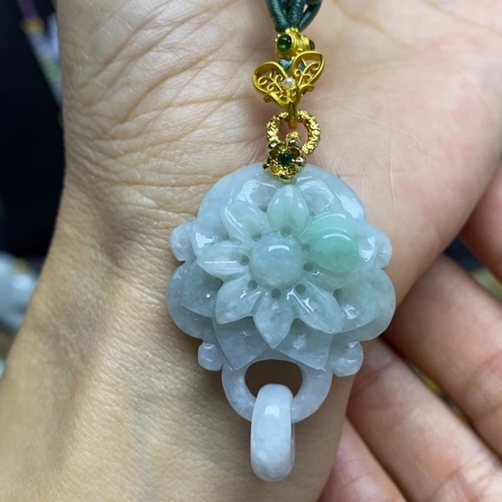 【闪购商品】翡翠颈饰未镶嵌云***翡翠