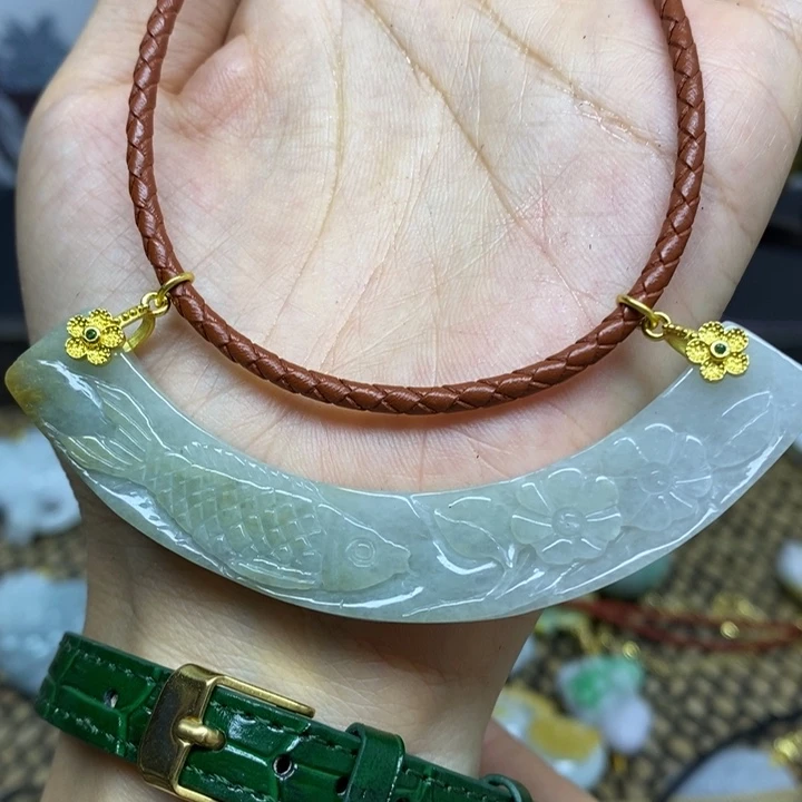 翡翠颈饰未镶嵌翡翠