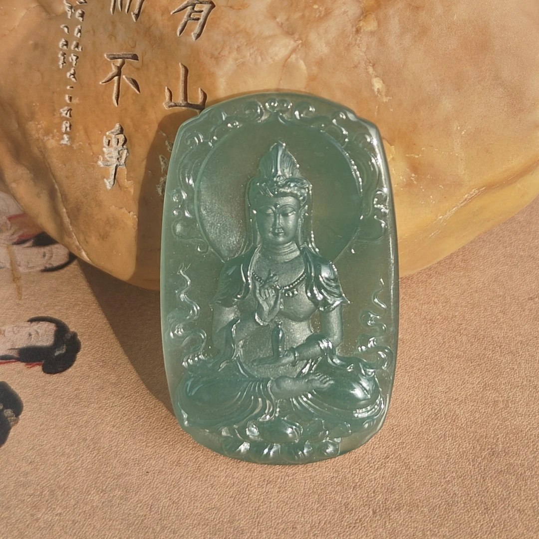 天然A货翡翠浮雕观音牌精雕精美