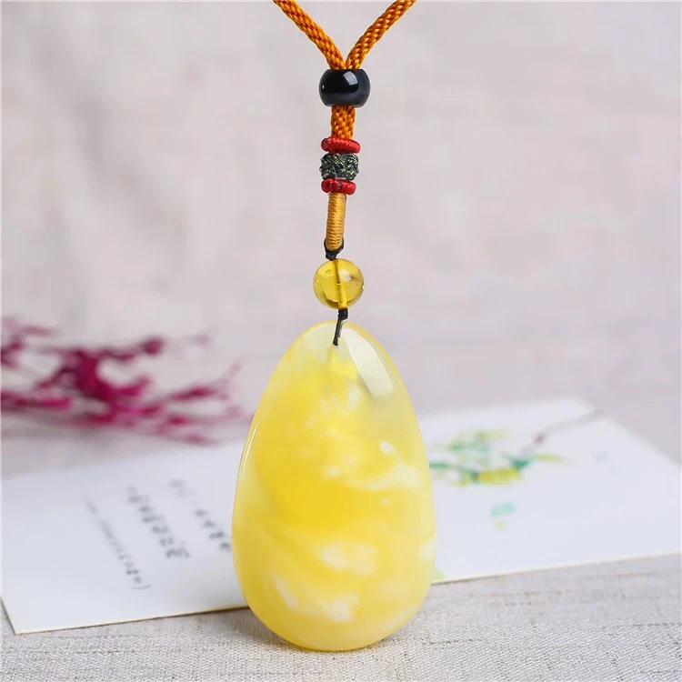 正品保真天然琥珀蜜蜡吊坠项链鸡油黄原石随形水滴挂绳女款毛衣链