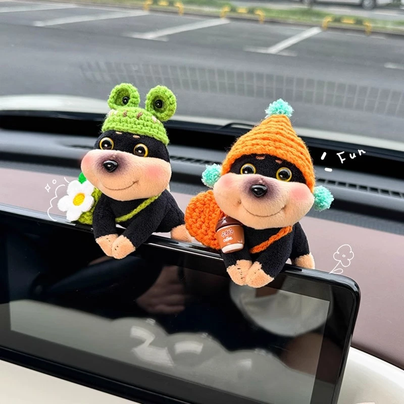 车载摆件汽车中控屏趴趴显示屏幕装饰蜜蜂狗公仔玩偶车内饰品可爱