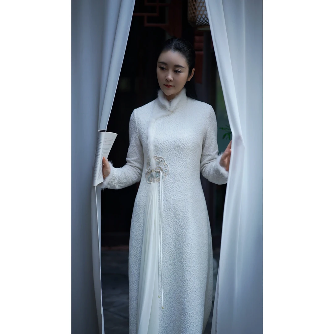 【镜花水月】秋冬季新中式国风白色气质优雅显瘦重工刺绣长款连衣裙