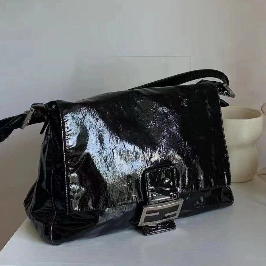 95新 FENDI/芬迪 只盒/中古超帅油蜡漆皮黑银大法棍