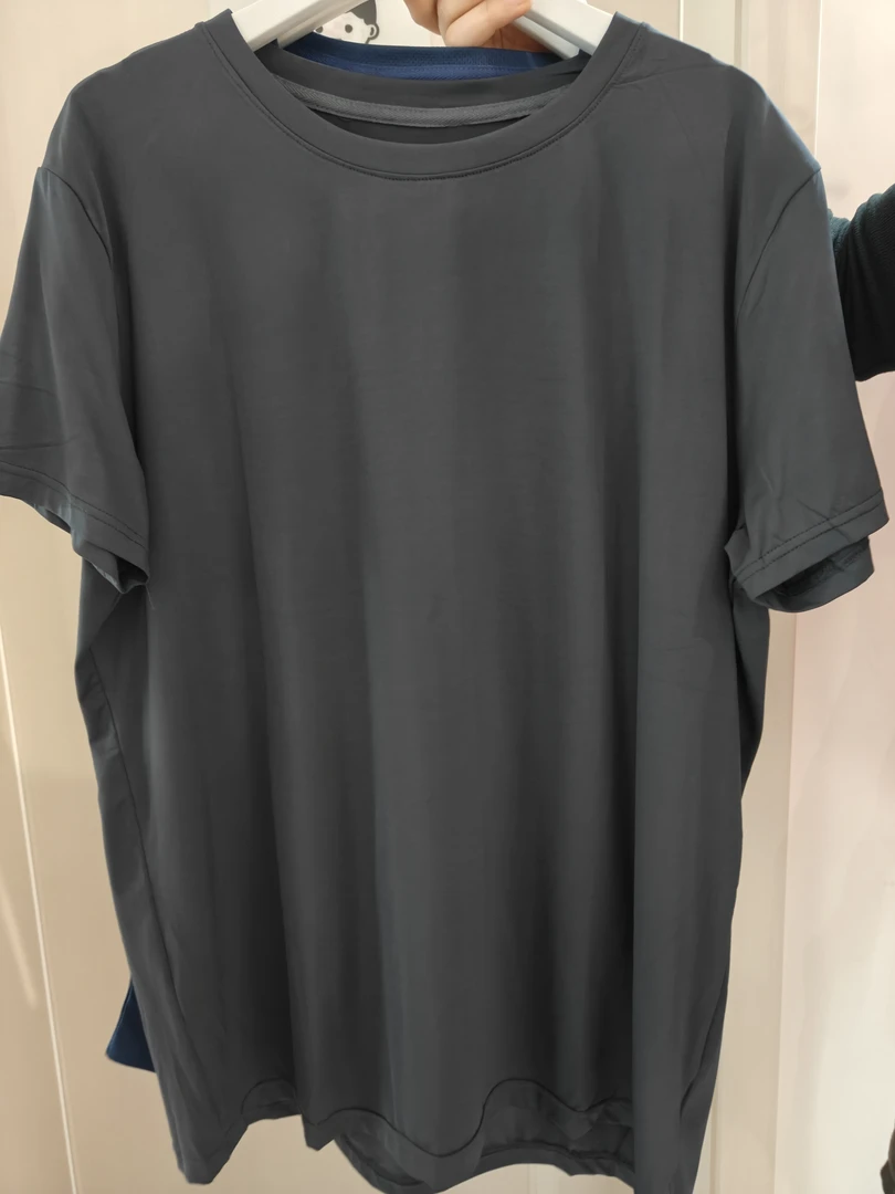 47夏季轻薄男士半袖（颜色随机）