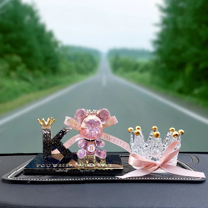 可爱小熊汽车香水摆件创意车载内饰装饰用品车载装饰大全女神款