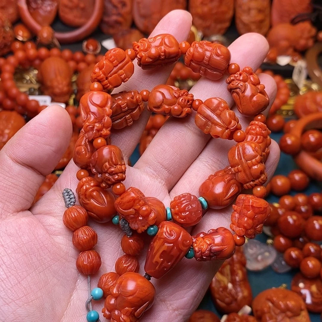 南红玛瑙貔貅手持未镶嵌