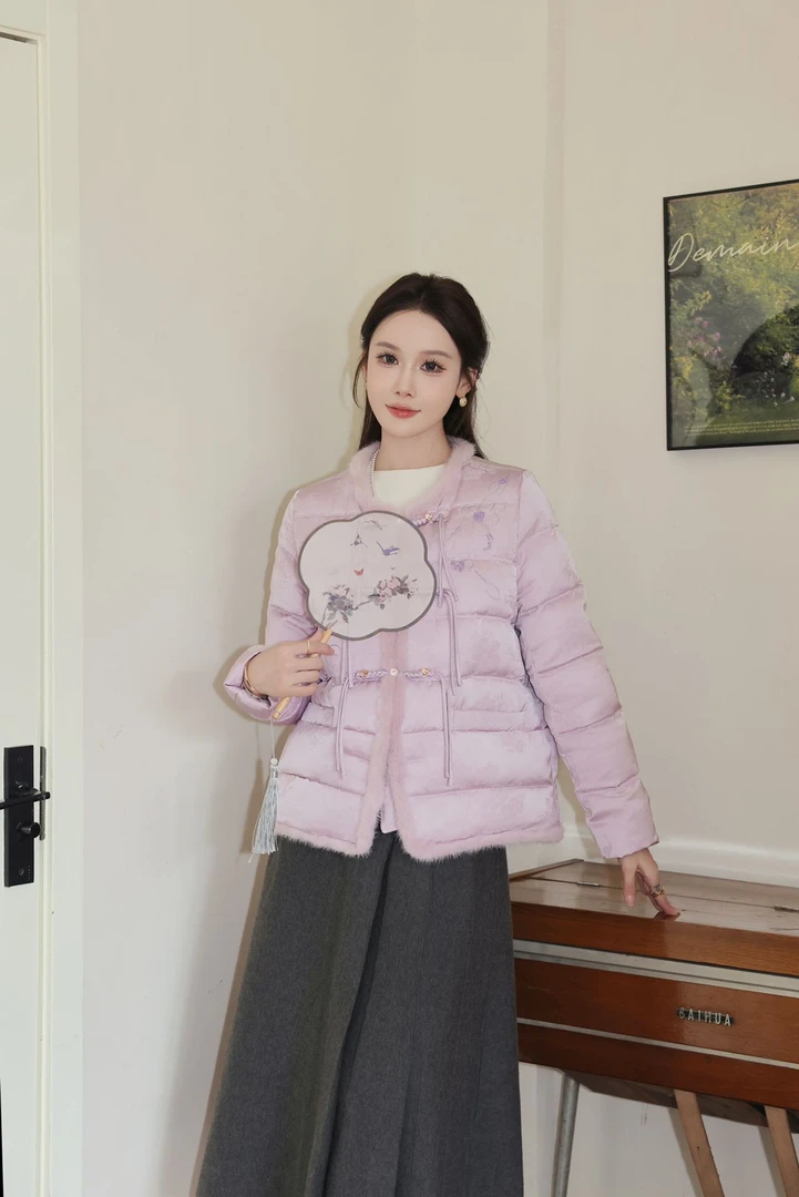 805--国风风花草刺绣羽绒服