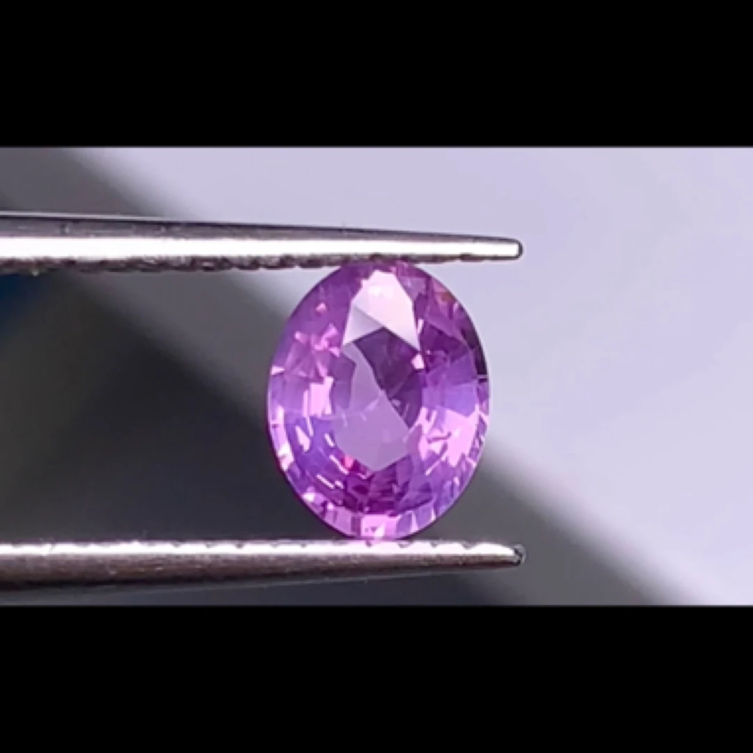 无烧粉蓝宝，薰衣草色，1.01克拉