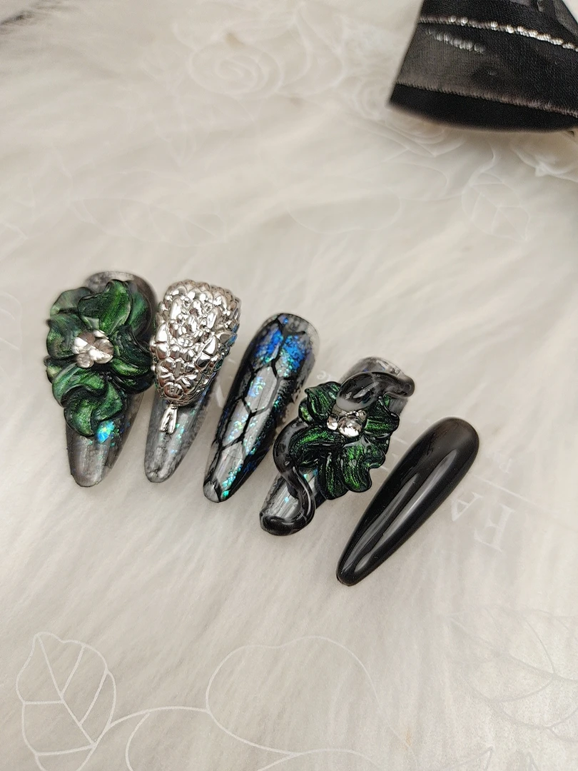 1192木木手工穿戴甲定制原创暗黑风立体雕花美甲小青