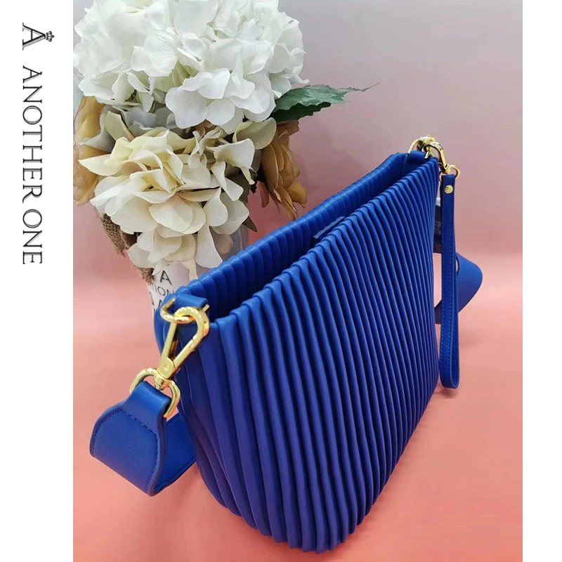 ANOTHERONE2023新款克莱因蓝简约包包独特别致设计感手提包