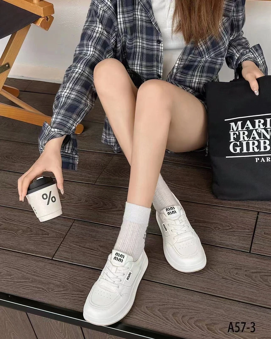 《鞋爱》57-3女士板鞋